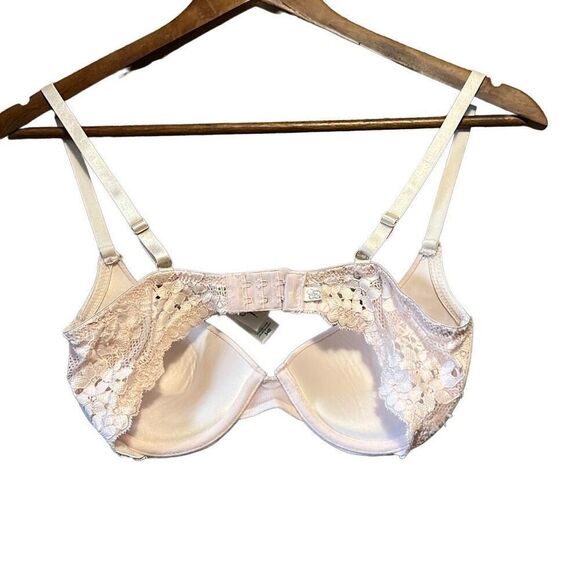 Beige Bra with Lace Detail, Adjustable Straps - Comfortable Everyday Lingerie - Picture 5 of 5